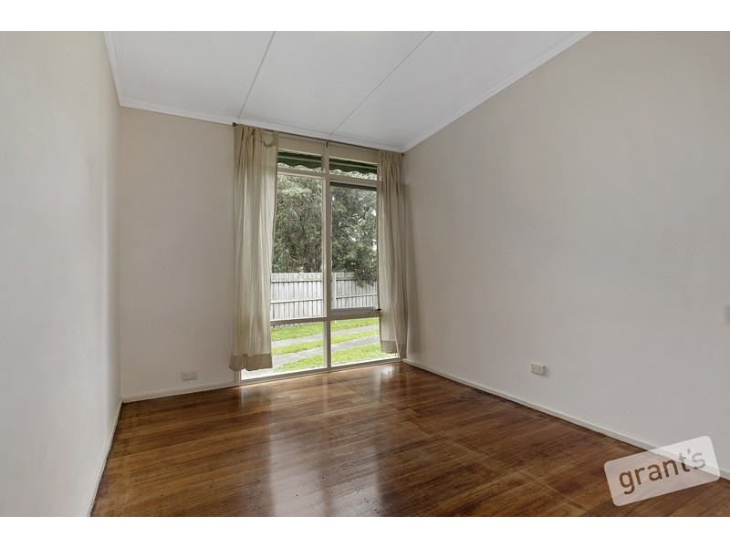 13 Lurline Street, Cranbourne VIC 3977