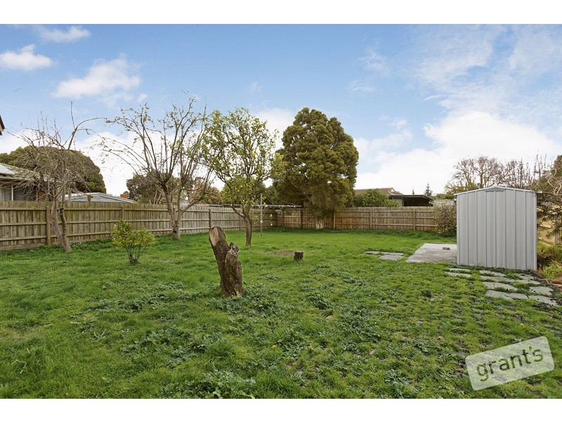 13 Lurline Street, Cranbourne VIC 3977