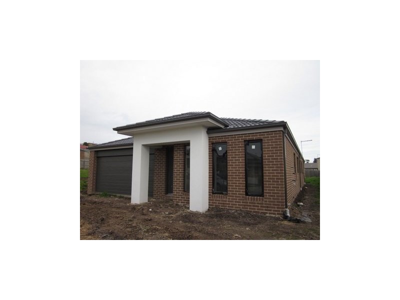 35 Shae Crescent, Drouin VIC 3818