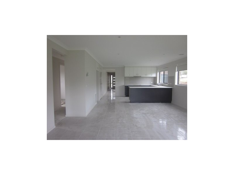 35 Shae Crescent, Drouin VIC 3818