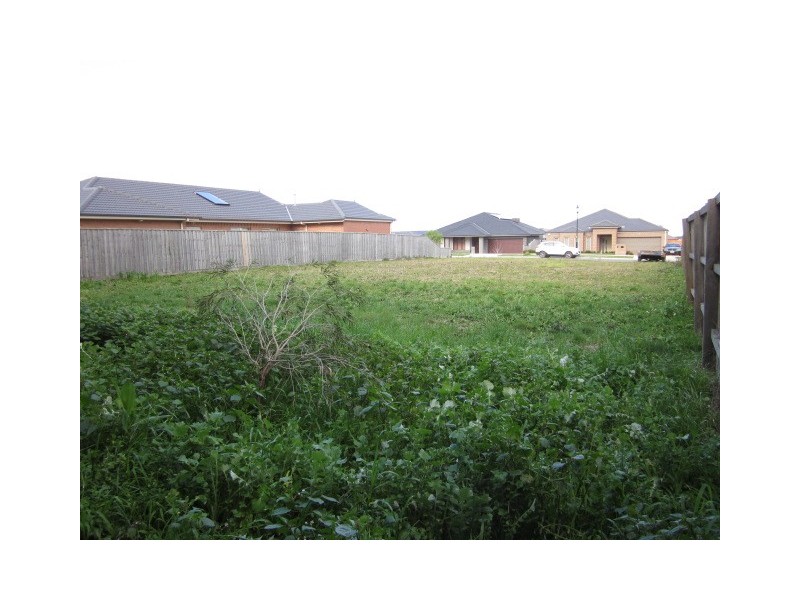 20 Cassowary Avenue, Pakenham VIC 3810