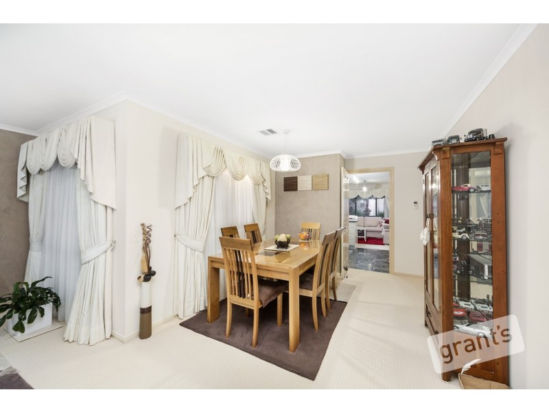 12 Cameron Way, Pakenham VIC 3810