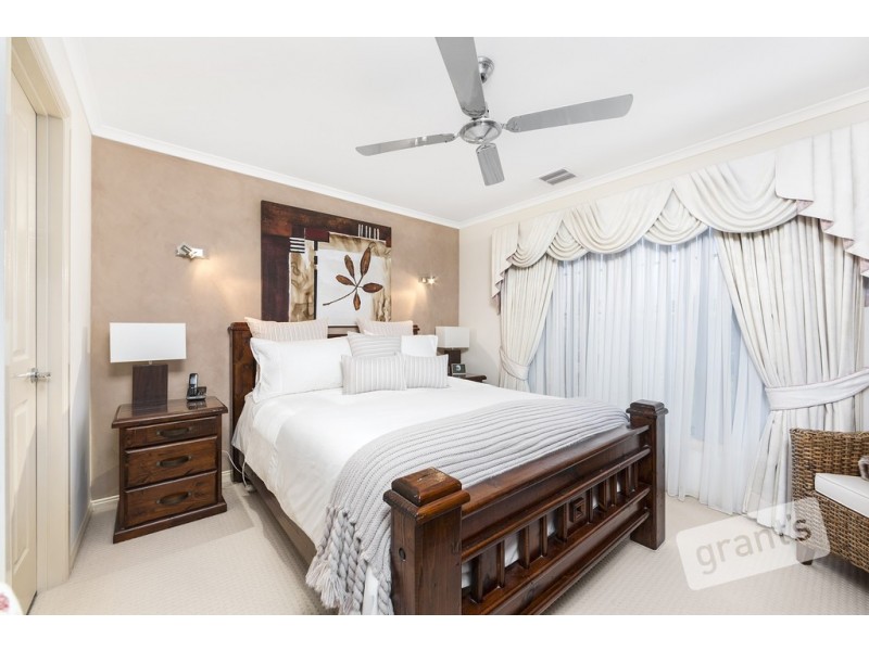 12 Cameron Way, Pakenham VIC 3810