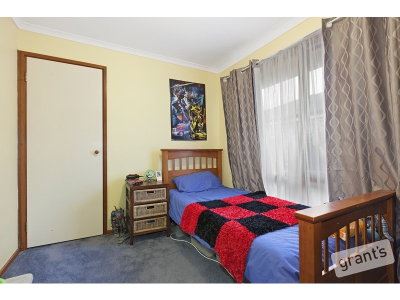 11 Carey Street, Cranbourne North VIC 3977