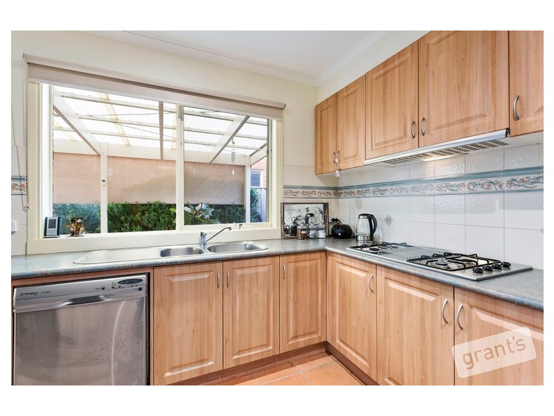 99 Oaklands Way, Pakenham VIC 3810