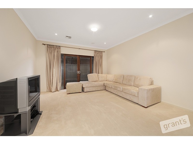 25 Cormorant Parade, Pakenham VIC 3810