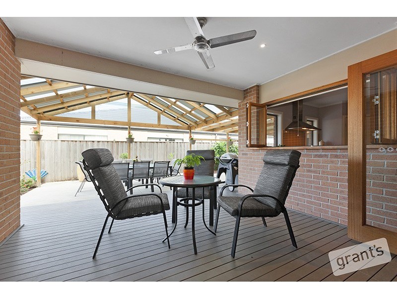 33 Honeyeater Way, Pakenham VIC 3810