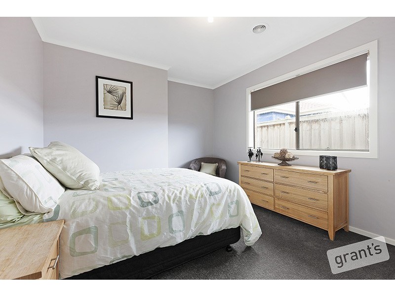 33 Honeyeater Way, Pakenham VIC 3810