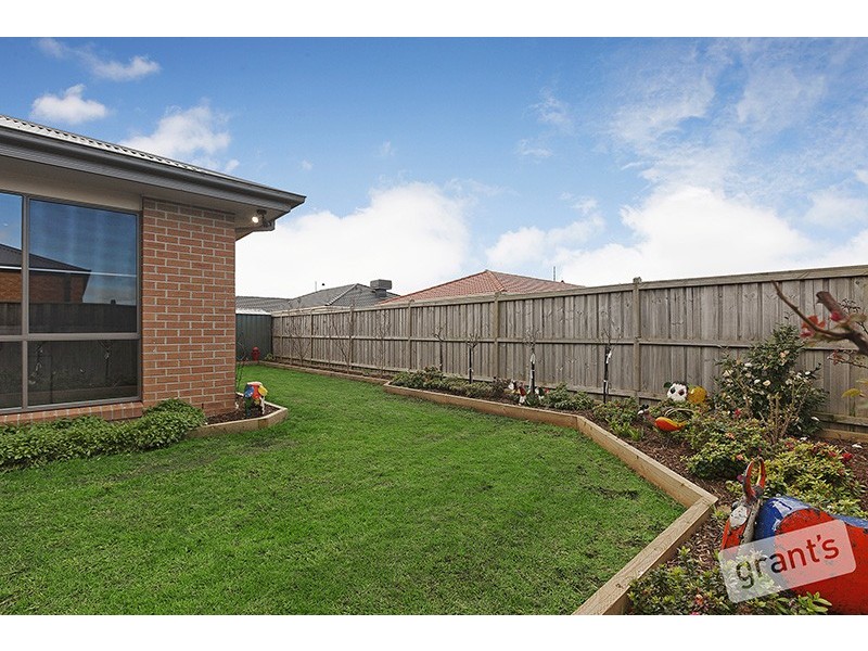 33 Honeyeater Way, Pakenham VIC 3810