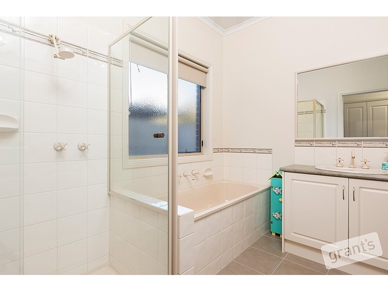 3 Cormorant Parade, Pakenham VIC 3810