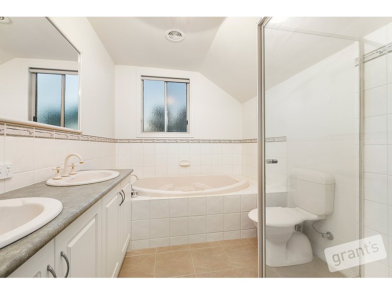 3 Cormorant Parade, Pakenham VIC 3810