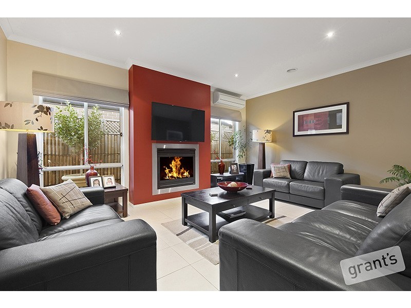 51 Jamieson Way, Berwick VIC 3806