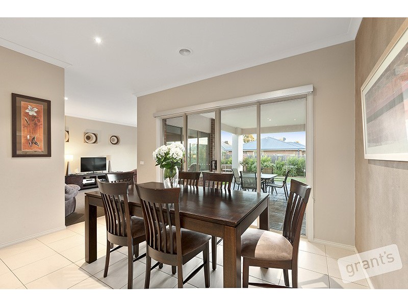 51 Jamieson Way, Berwick VIC 3806