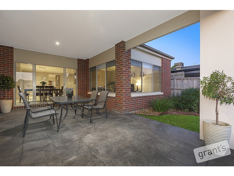51 Jamieson Way, Berwick VIC 3806