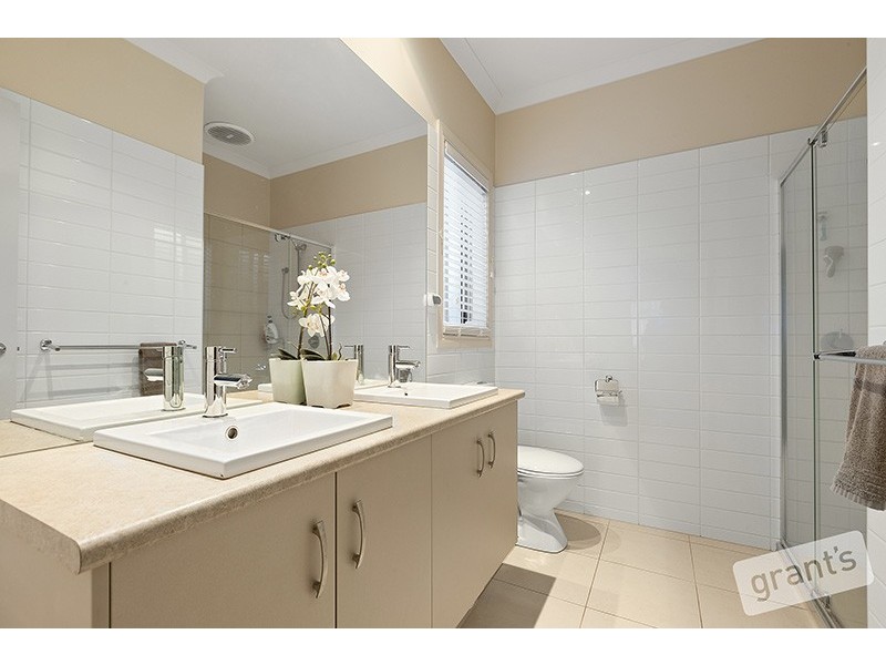 51 Jamieson Way, Berwick VIC 3806