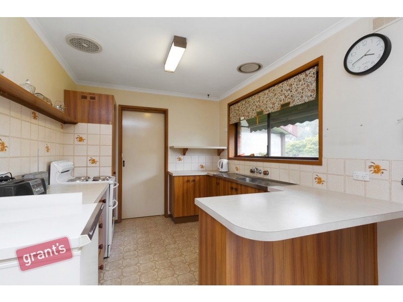 6 Kevis Court, Garfield VIC 3814