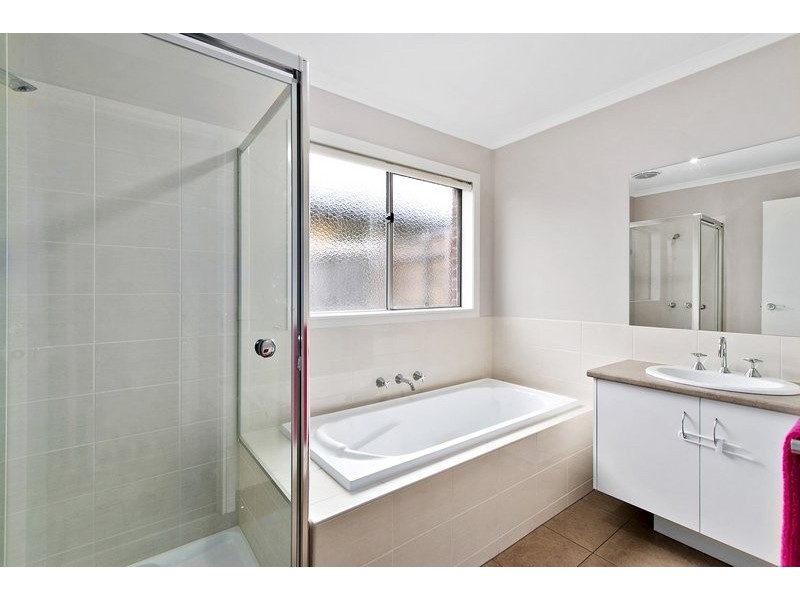 47 Silver Gum Drive, Pakenham VIC 3810