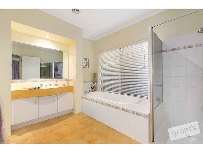 17 Sunhill Court, Beaconsfield VIC 3807