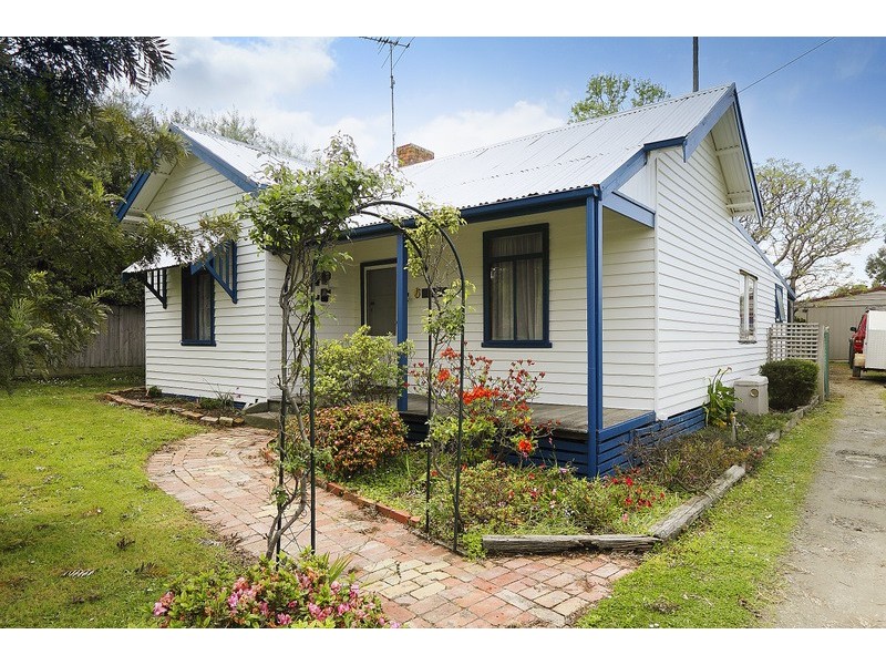 6 Campbell Street, Garfield VIC 3814