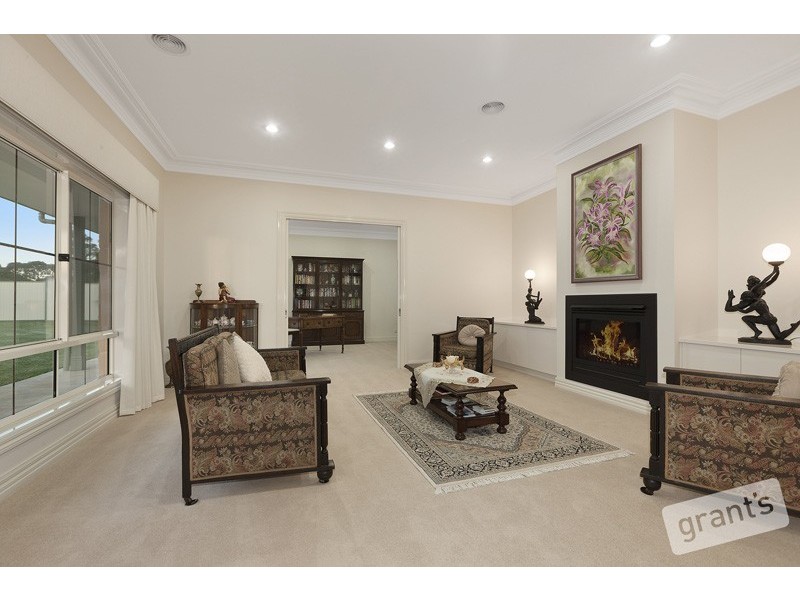 9-11 Leech Court, Narre Warren North VIC 3804