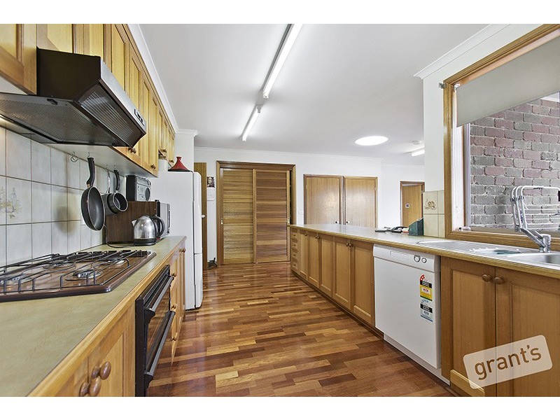 5 Thwaites Road, Pakenham VIC 3810