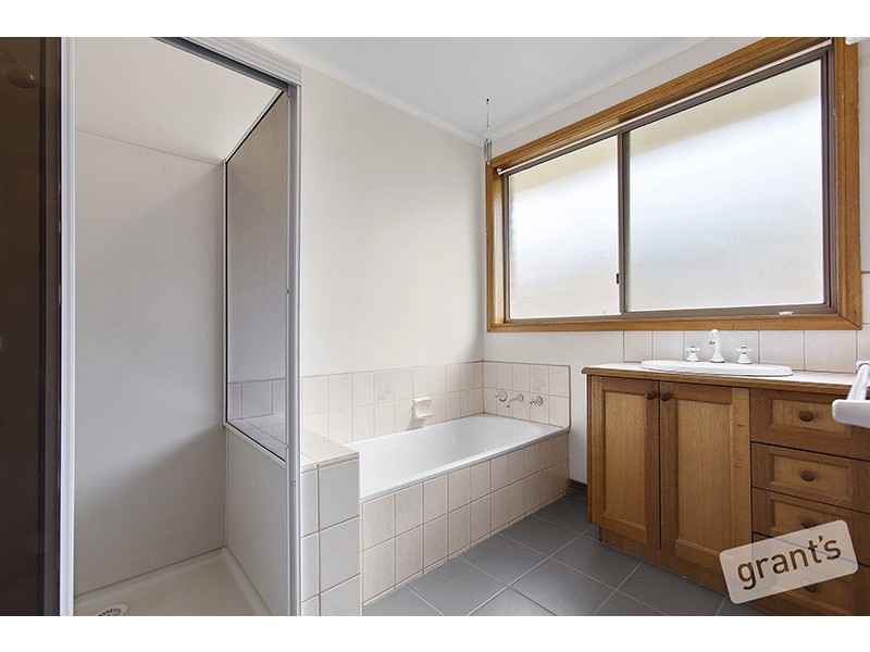 5 Thwaites Road, Pakenham VIC 3810