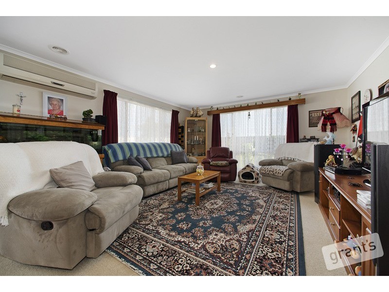 13 Wonboyn Close, Pakenham VIC 3810