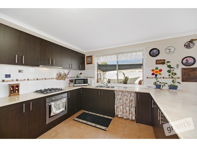 13 Wonboyn Close, Pakenham VIC 3810