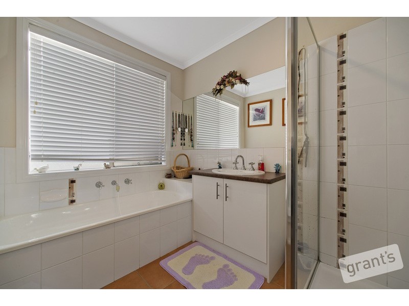 13 Wonboyn Close, Pakenham VIC 3810