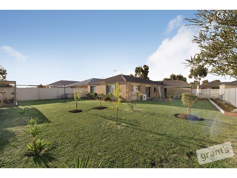 13 Wonboyn Close, Pakenham VIC 3810