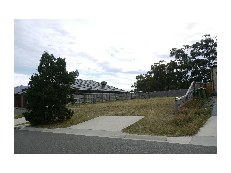 28 Arthur Phillip Drive, Pakenham VIC 3810
