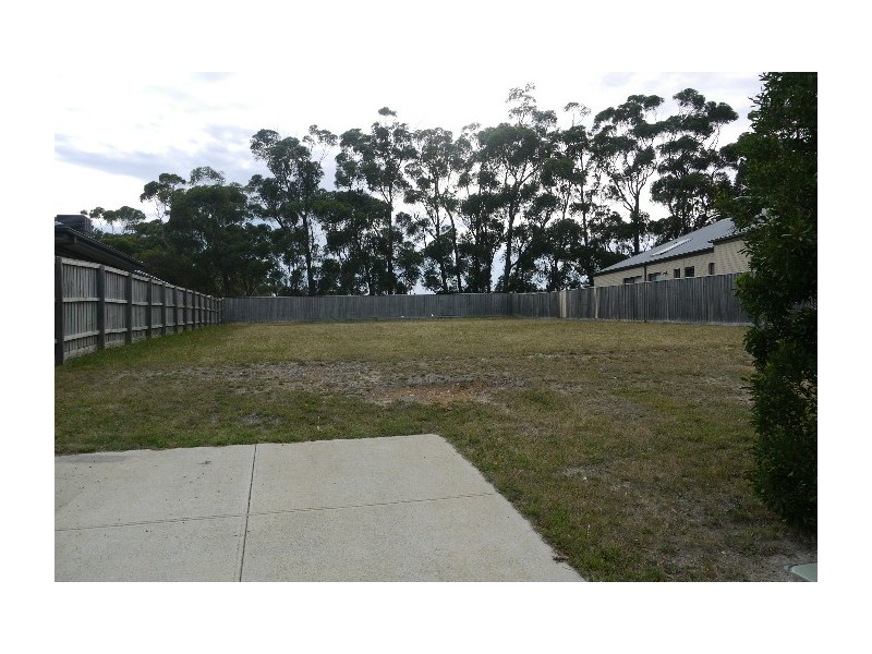 28 Arthur Phillip Drive, Pakenham VIC 3810