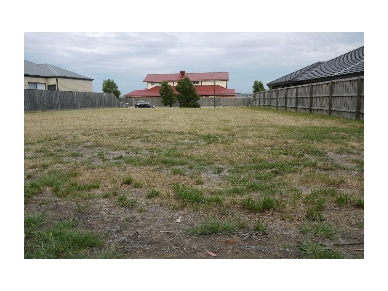 28 Arthur Phillip Drive, Pakenham VIC 3810