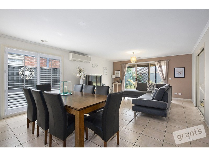 27 Grand Central Boulevard, Pakenham VIC 3810