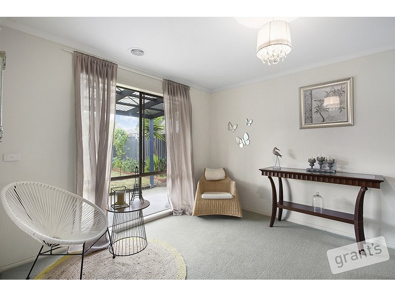 27 Grand Central Boulevard, Pakenham VIC 3810