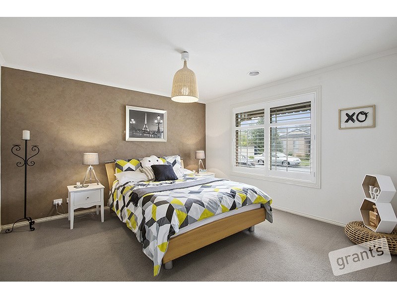 27 Grand Central Boulevard, Pakenham VIC 3810