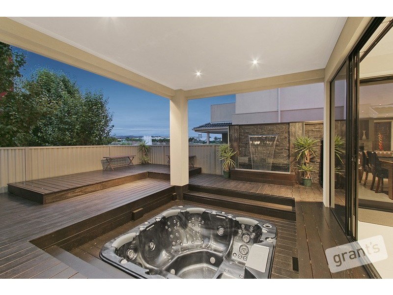 12 Cormorant Parade, Pakenham VIC 3810