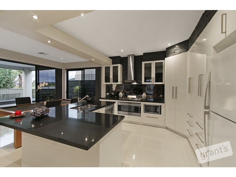 12 Cormorant Parade, Pakenham VIC 3810