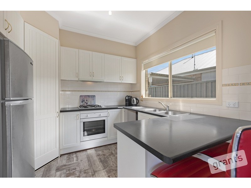 15 Kingsdale Crescent, Pakenham VIC 3810