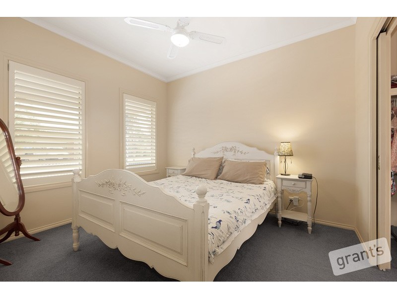 15 Kingsdale Crescent, Pakenham VIC 3810