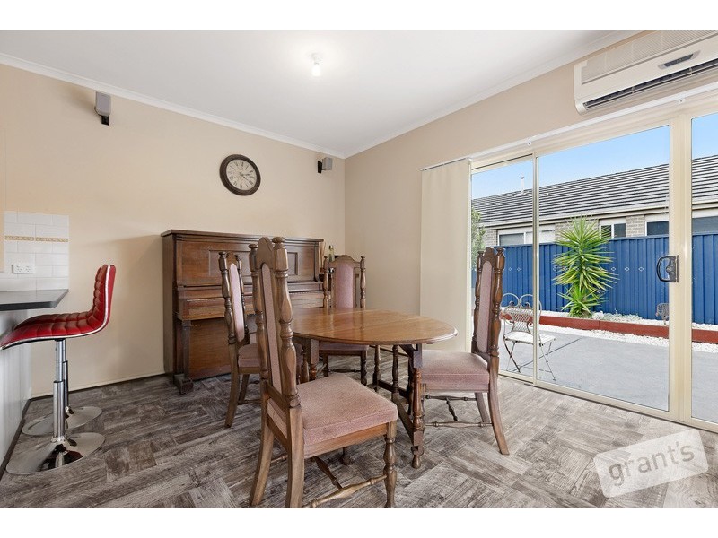 15 Kingsdale Crescent, Pakenham VIC 3810