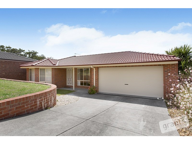 6 Johnsons Place, Pakenham VIC 3810