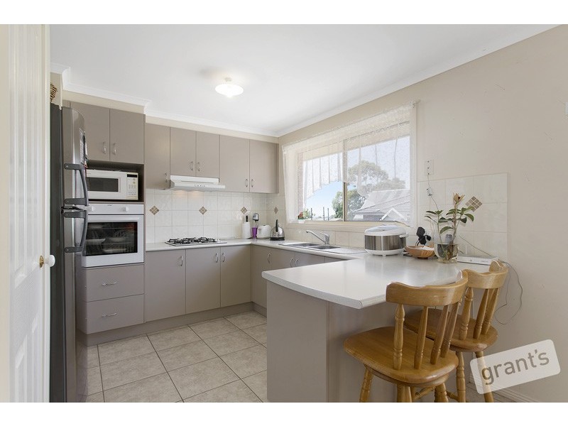 6 Johnsons Place, Pakenham VIC 3810