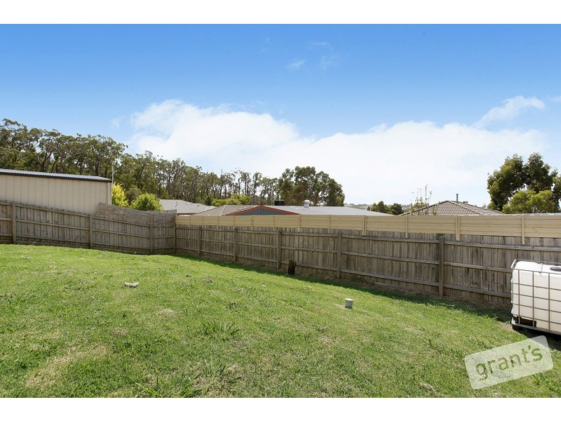 6 Johnsons Place, Pakenham VIC 3810