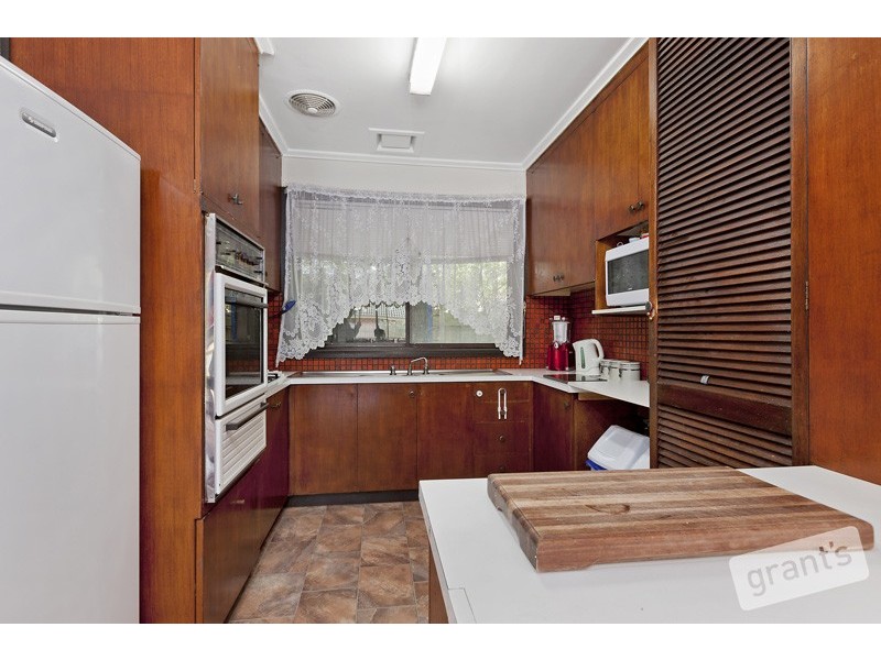 8 Carlyle Street, Pakenham VIC 3810