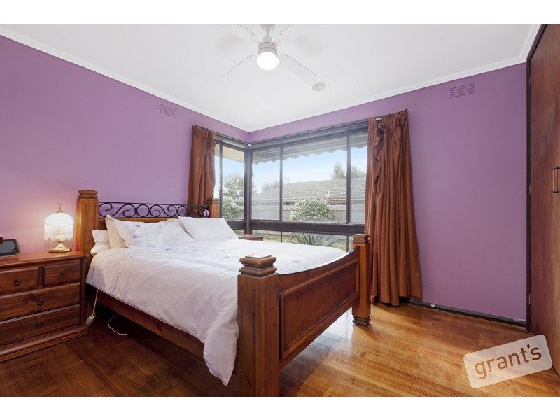 8 Carlyle Street, Pakenham VIC 3810