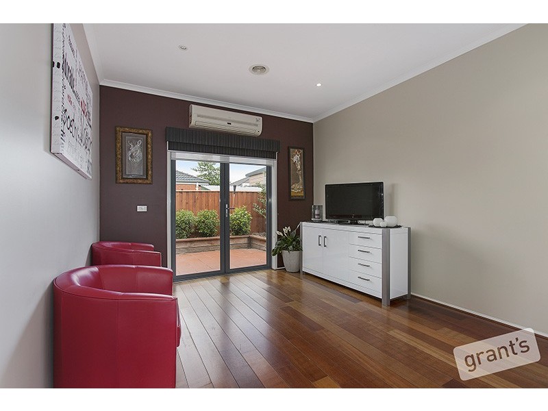 15 Honeysuckle Close, Pakenham VIC 3810