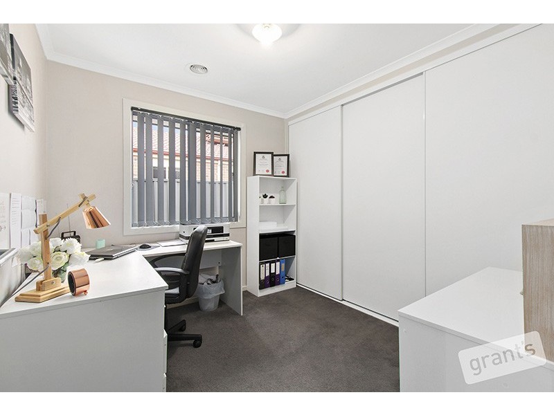 5 Persimmon Lane, Pakenham VIC 3810