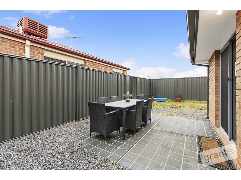 5 Persimmon Lane, Pakenham VIC 3810