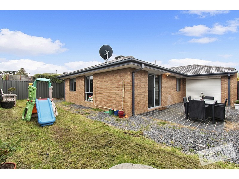 5 Persimmon Lane, Pakenham VIC 3810